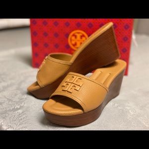 Tory Burch Wedge Slide Blonde